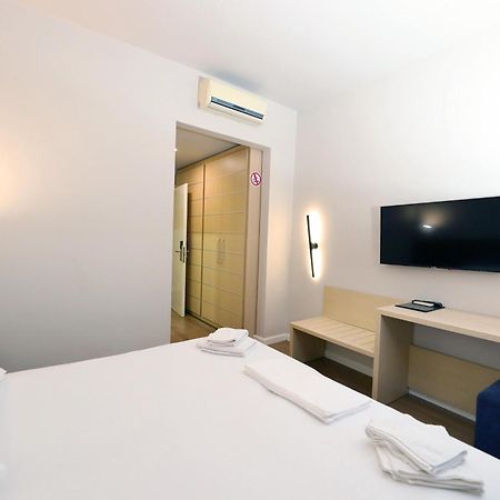 Hotel Libertas วญอเรอ ภายนอก รูปภาพ