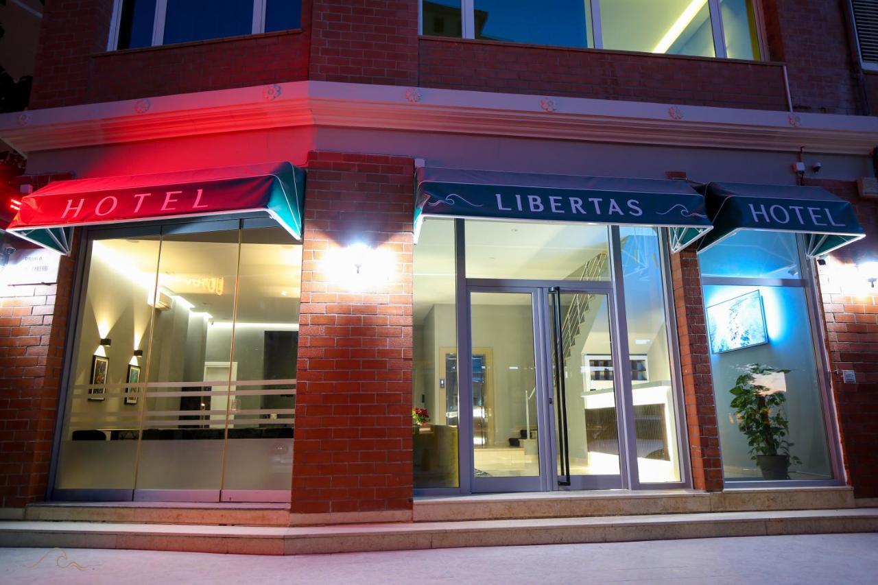 Hotel Libertas วญอเรอ ภายนอก รูปภาพ