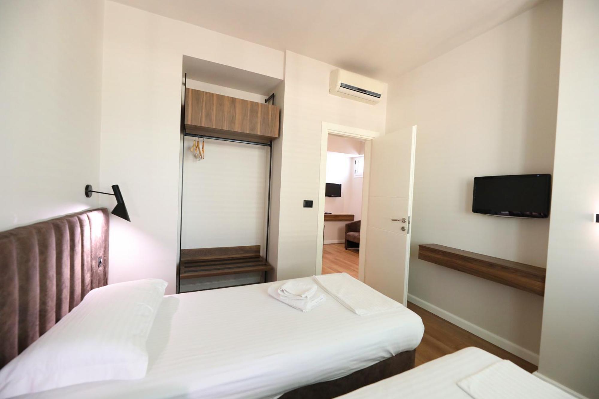 Hotel Libertas วญอเรอ ภายนอก รูปภาพ