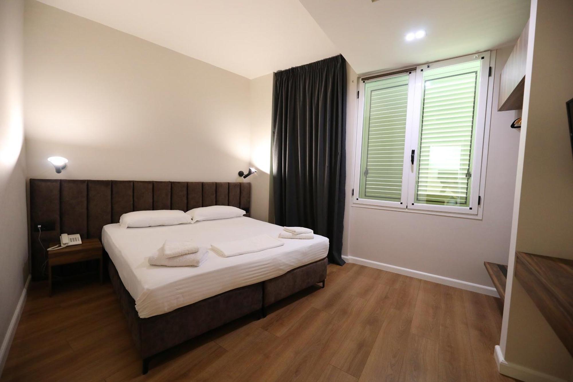 Hotel Libertas วญอเรอ ภายนอก รูปภาพ